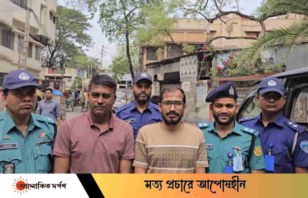 অভিযুক্ত ছাত্র-শিক্ষক কুমিল্লার আদালতে