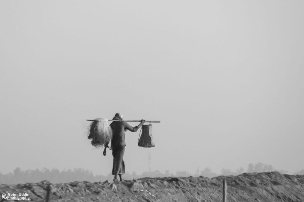 একাকী পথ চলা