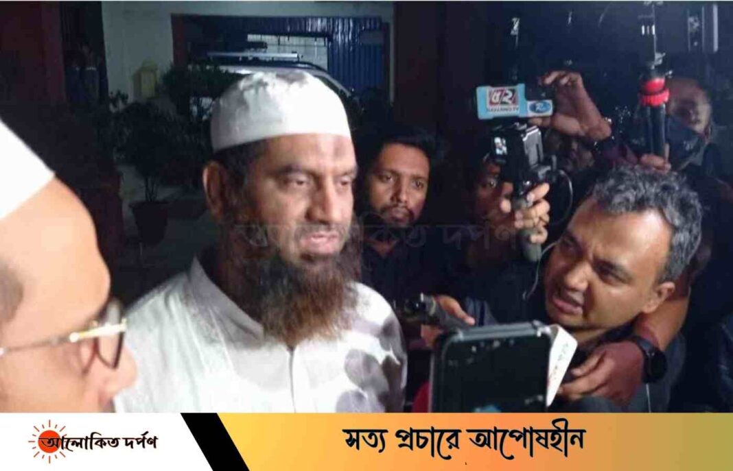 ডিবি পুলিশের কার্যালয় মামুনুল হক