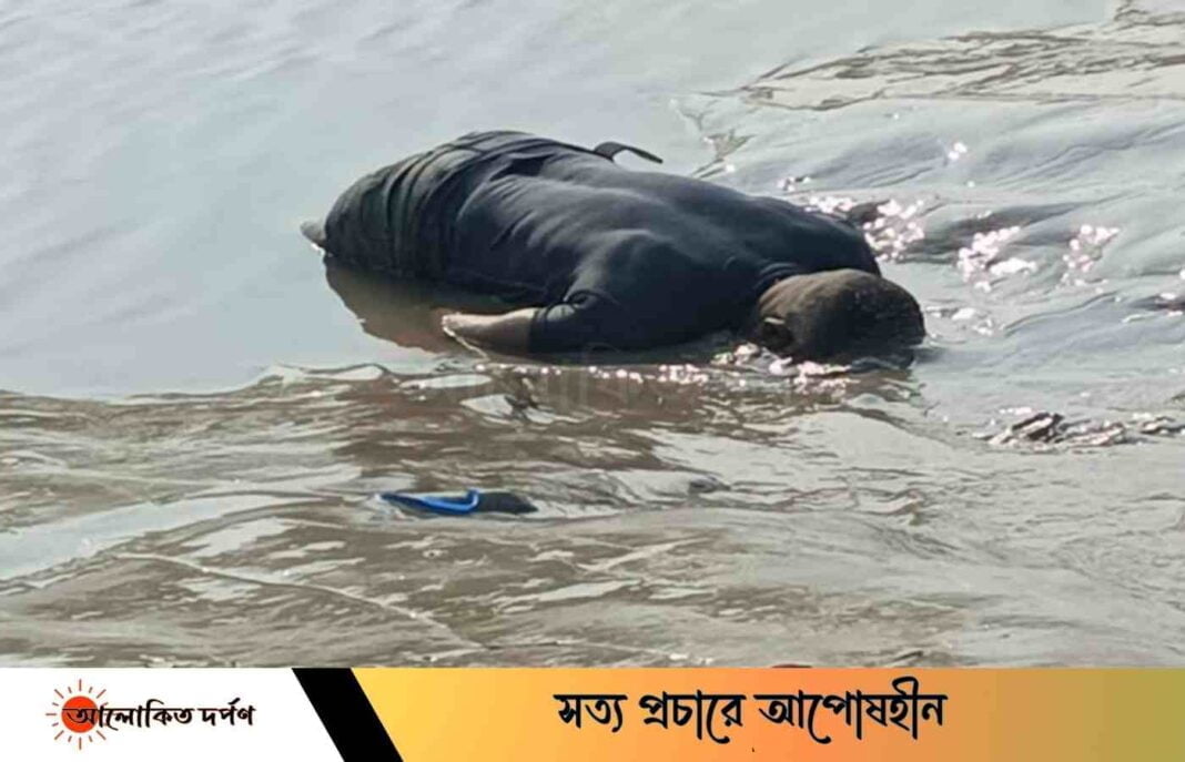 দেবহাটার ইছামতি নদীতে ভারতীয় নাগরিকের মরদেহ দেবহাটার ইছামতি নদীতে ভারতীয় নাগরিকের মরদেহ