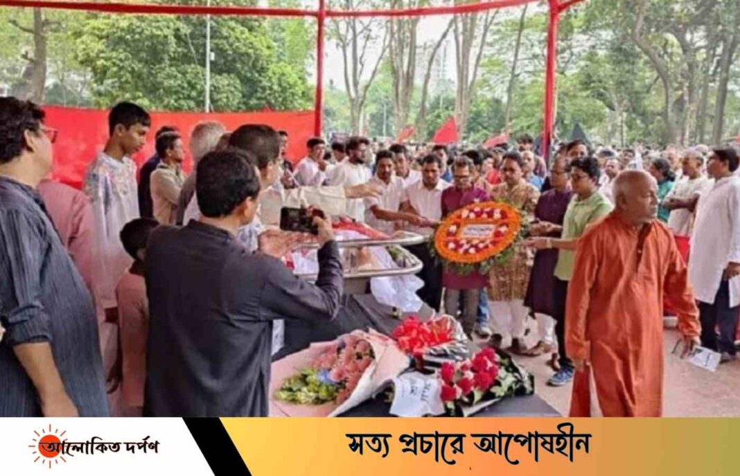 হায়দার আকবর খান রনোকে শহীদ মিনারে শ্রদ্ধা নিবেদন হায়দার আকবর খান রনোকে শহীদ মিনারে শ্রদ্ধা নিবেদন