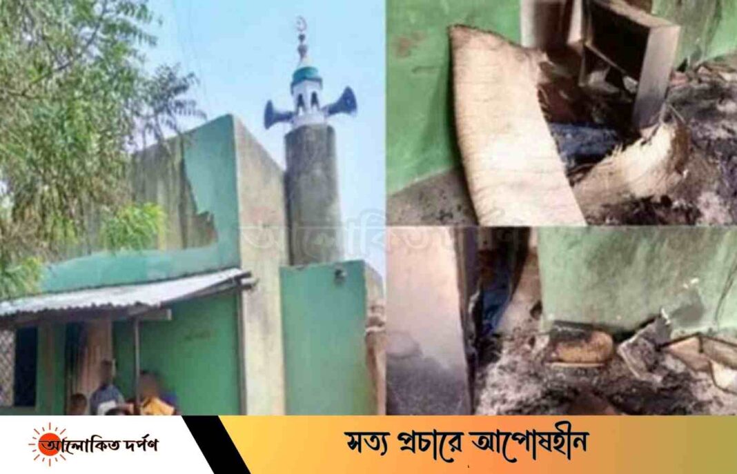 মসজিদে বাইরে থেকে তালা দিয়ে আগুন, ১১ মুসল্লির মৃত্যু মসজিদে বাইরে থেকে তালা দিয়ে আগুন, ১১ মুসল্লির মৃত্যু