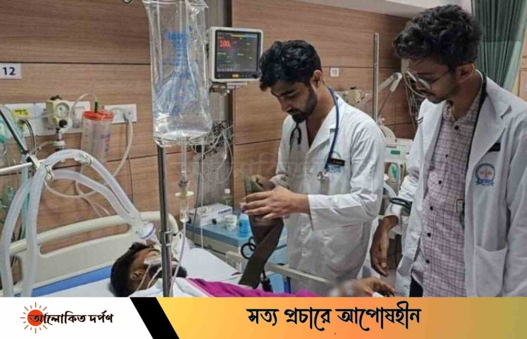 সাভারে কিশোর গ্যাং এর ছুরিকাঘাতে গুরুতর আহত আকাশ সাভারে কিশোর গ্যাং এর ছুরিকাঘাতে গুরুতর আহত আকাশ