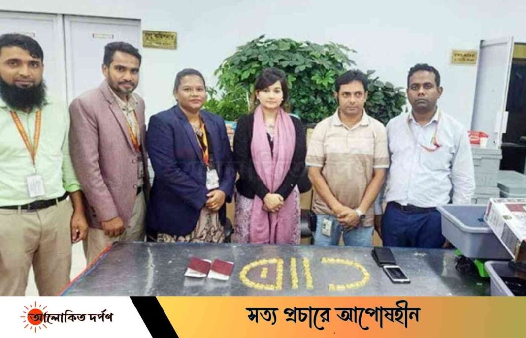 বিমানবন্দরে প্রায় সাড়ে ৫কেজি স্বর্ণ জব্দ, আটক দুই