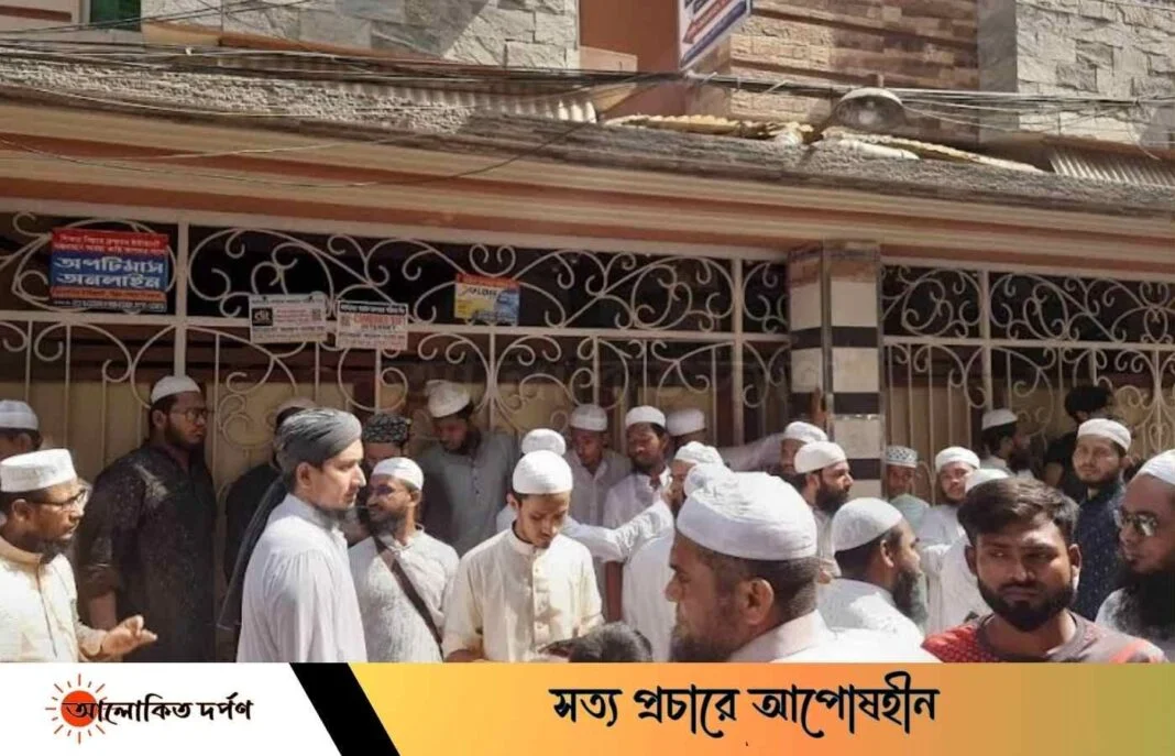 হেফাজত ইসলামের মামুনুল হককে এক নজর দেখতে অনুসারীদের ভিড়