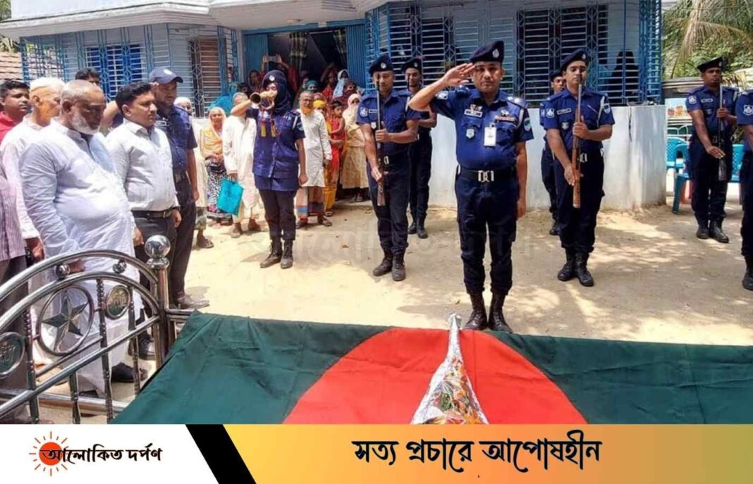 দেবহাটায় বীরমুক্তিযোদ্ধা নুর মোহাম্মদ সরদারের রাষ্ট্রীয় মর্যদায় দাফন