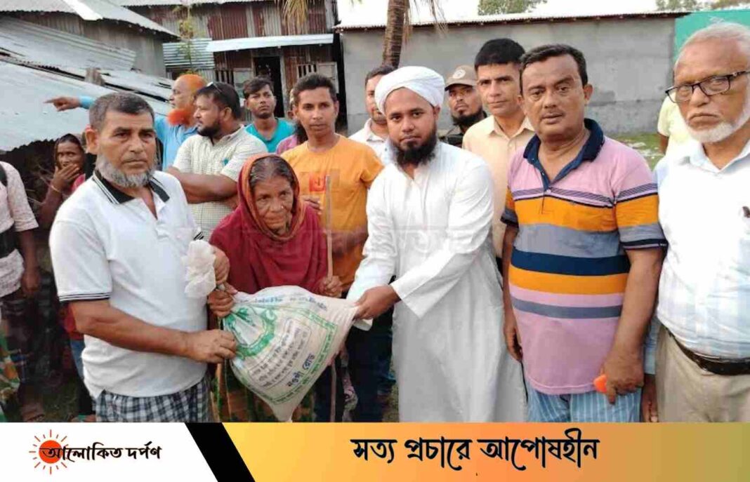 আমতলীতে ঘূর্ণিঝড় রিমালে দূর্গতদের মাঝে ত্রান বিতরণ অব্যাহত