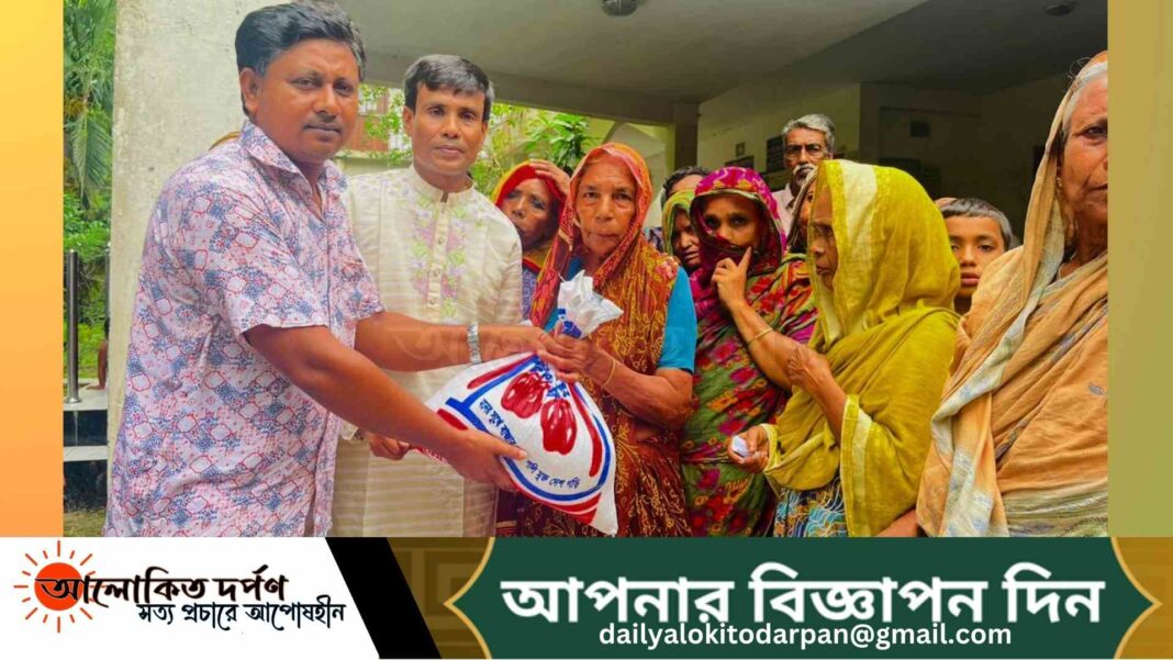 ঈদুল আযহা উপলক্ষে রায়পুরাতে ভিজিএফ’র চাল বিতরণ