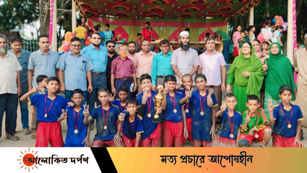 ফুলবাড়ীতে বঙ্গবন্ধু গোল্ডকাপের উপজেলায় চ্যাম্পিয়ন মিয়াপাড়া সরকারী প্রাথমিক বিদ্যালয়