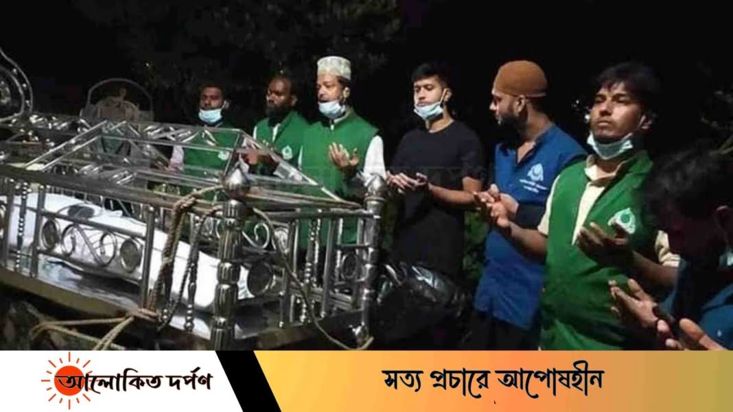 চন্দনাইশে সড়কের পাশে অজ্ঞাত মরদেহ, দাফন করলো গাউছিয়া কমিটি
