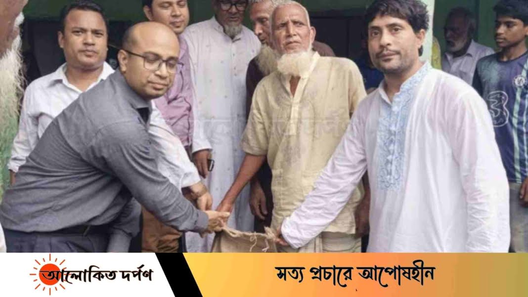আদিতমারীতে বন্যার্ত পরিবারের মাঝে ত্রান বিতরন আদিতমারীতে বন্যার্ত পরিবারের মাঝে ত্রান বিতরন