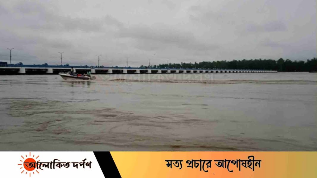 তিস্তার পানি বিপদসীমা ছুই ছুই, নিম্নাঞ্চল প্লাবিত