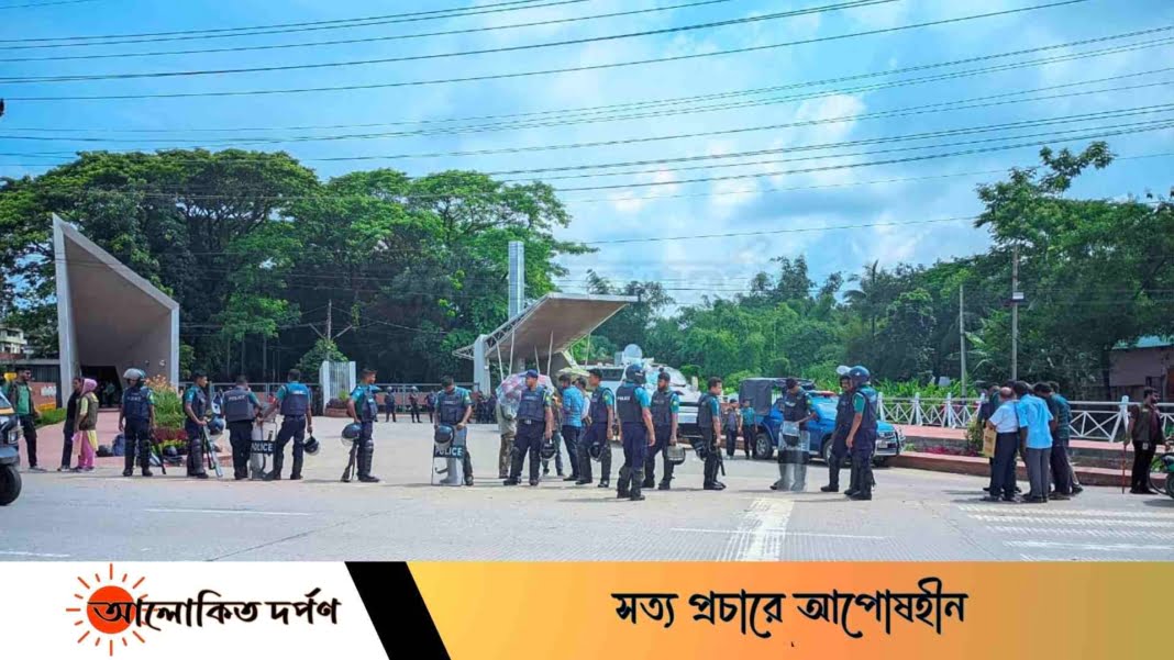 শাবিপ্রবি ক্যাম্পাসে অতিরিক্ত পুলিশ, শিক্ষার্থীদের দ্রুত হল ছাড়ার নির্দেশ