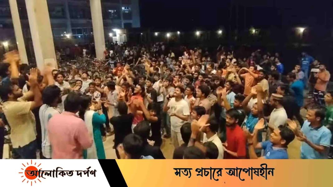 মধ্যরাতে শিক্ষার্থীদের ওপর ছাত্রলীগের হামলার অভিযোগ, প্রভোস্টের পদত্যাগ