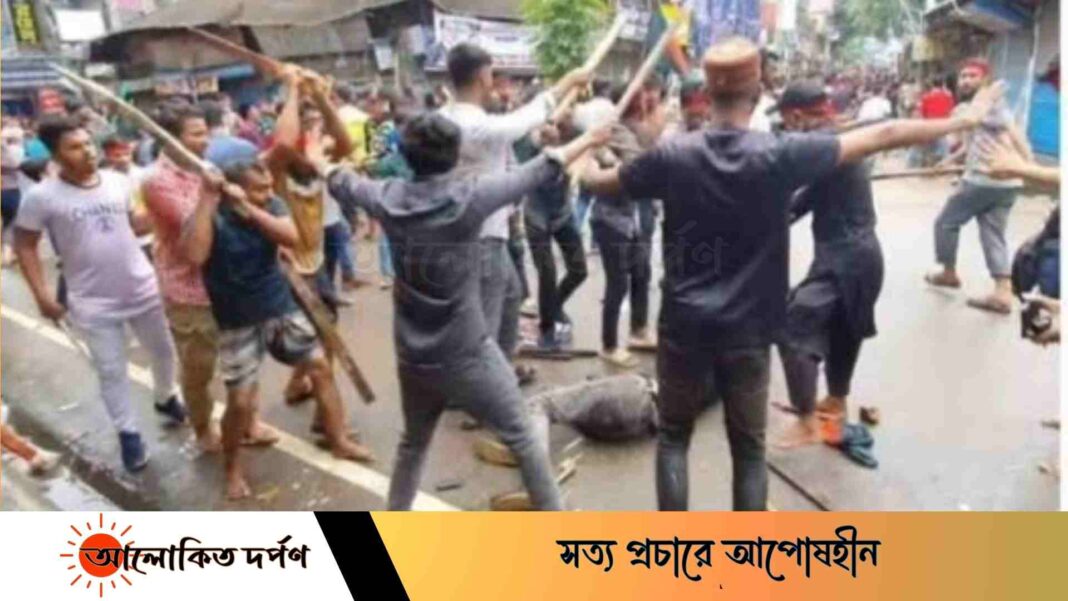 ভোলায় ত্রিমুখী সংঘর্ষে নিহত ৩, নৌবাহিনী মোতায়েন ভোলায় ত্রিমুখী সংঘর্ষে নিহত ৩, নৌবাহিনী মোতায়েন