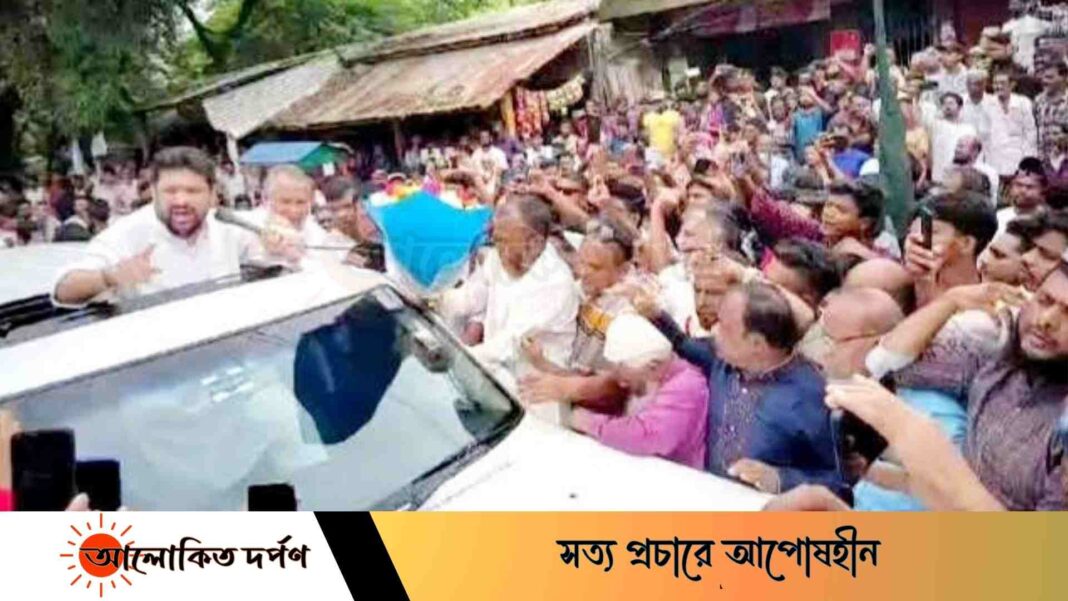 হুম্মাম কাদেরকে দর্শনের আশায় রাঙ্গুনিয়ায় উৎসুক জনতার ঢল