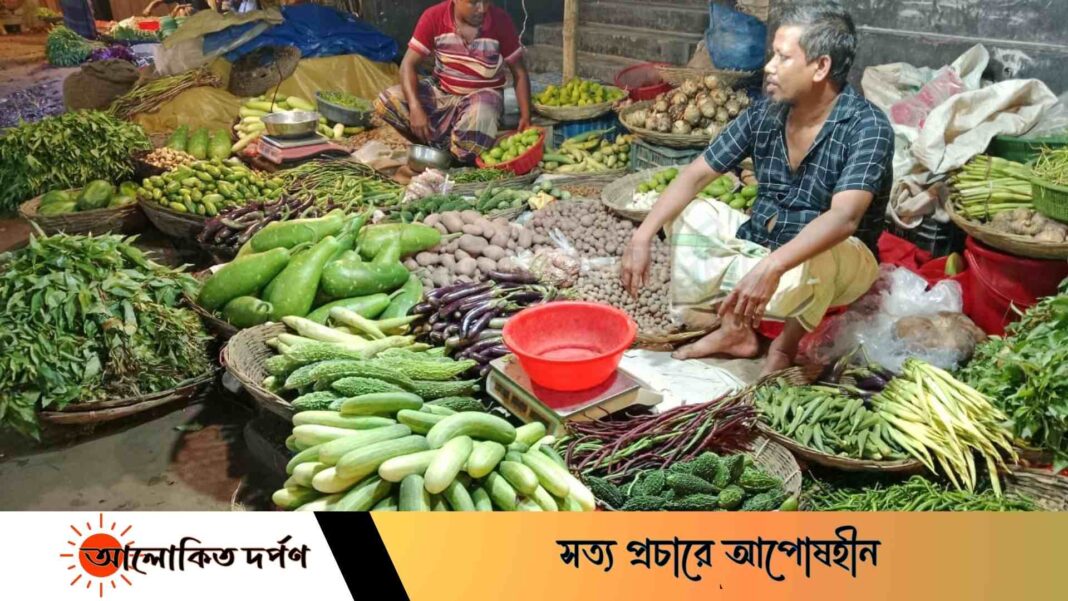 ফুলবাড়ীর বাজার গুলোতে কাঁচা মরিচের কেজি ৪০০ টাকা