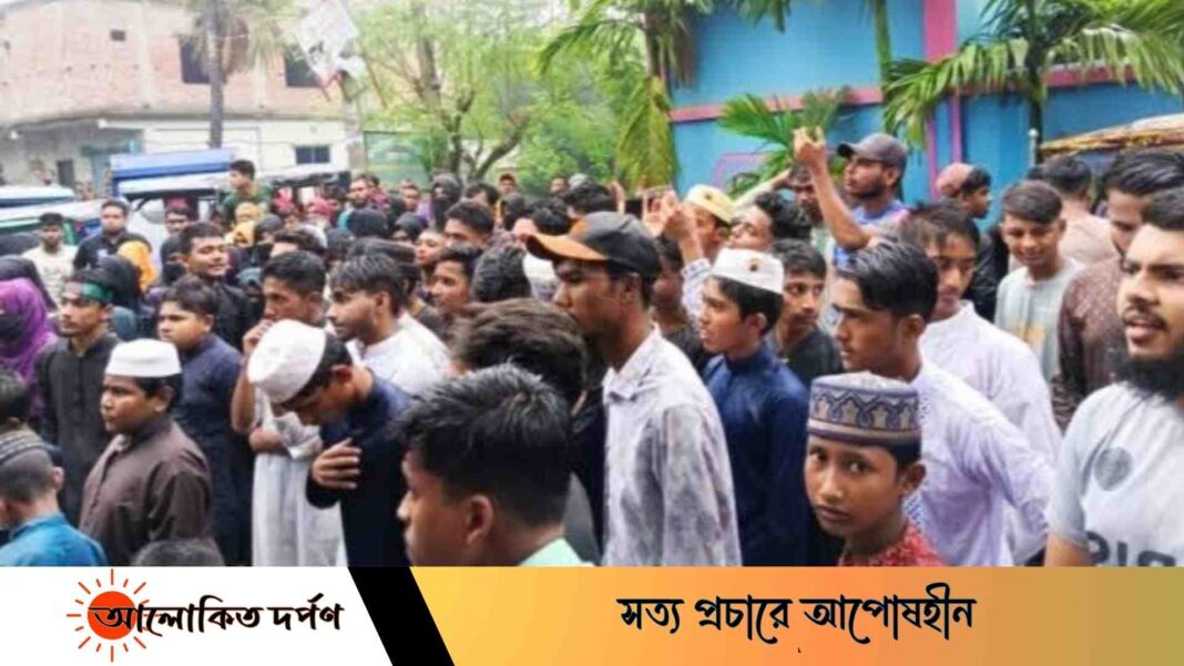 কালীগঞ্জে মাদ্রাসার ৩ শিক্ষকসহ ৬জনের পদত্যাগের দাবিতে আন্দোলন কালীগঞ্জে মাদ্রাসার ৩ শিক্ষকসহ ৬জনের পদত্যাগের দাবিতে আন্দোলন