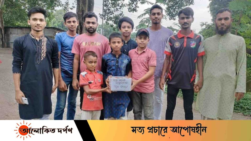 বন্যার্তদের জন্য অর্থ সংগ্রহ করছে সাধারণ শিক্ষার্থীরা বন্যার্তদের জন্য অর্থ সংগ্রহ করছে সাধারণ শিক্ষার্থীরা