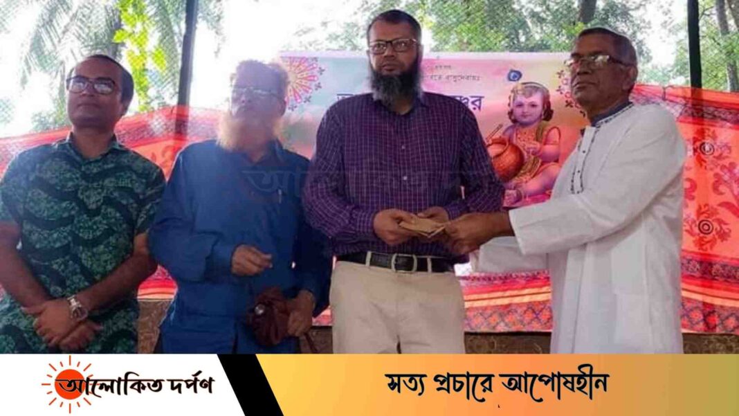 জন্মাষ্টমী সংক্ষিপ্ত করে বন্যার্তদের জন্য উপদেষ্টা তহবিলে অর্থ প্রদান