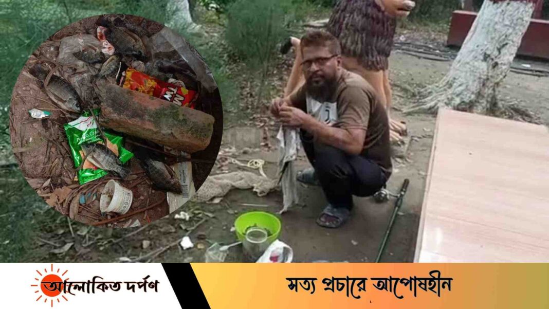রাজশাহী কলেজের পুকুরে চলছে বহিরাগতদের অবাধে মাছ শিকার