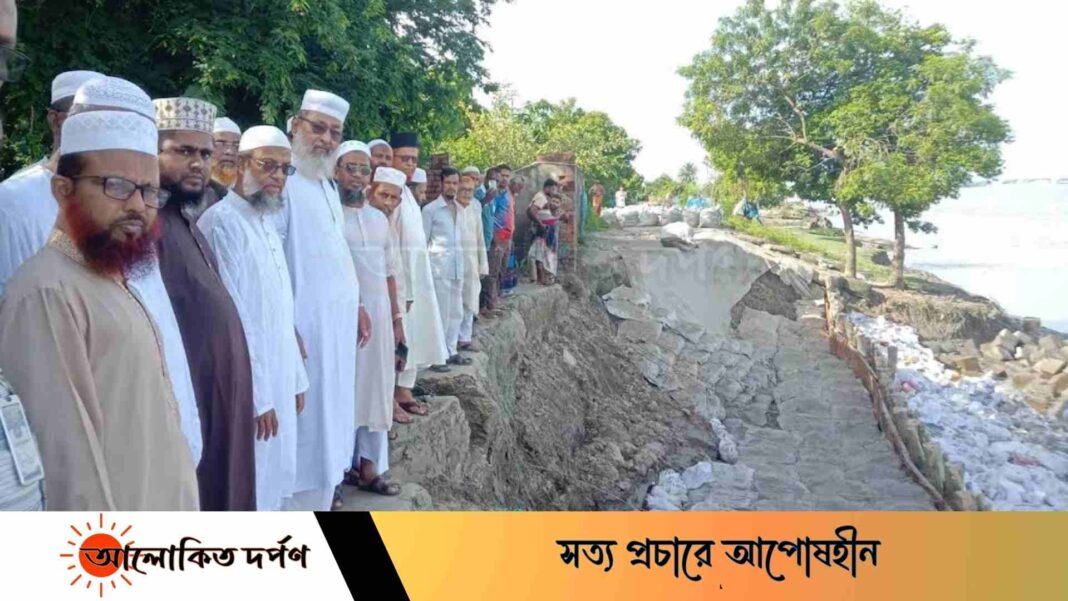 দেবহাটায় নদী ভাঙন রোধের কাজ পরিদর্শনে জেলা জামায়াতের আমীর 