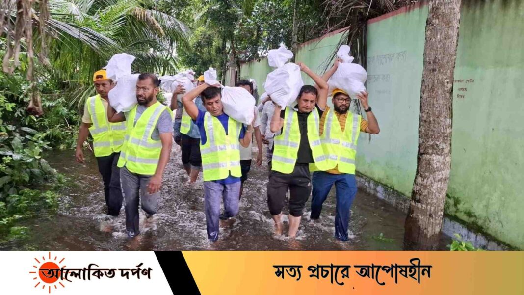 রামগঞ্জে কেন্দ্রীয় স্বেচ্ছাসেবক দলের ত্রাণ বিতরণ