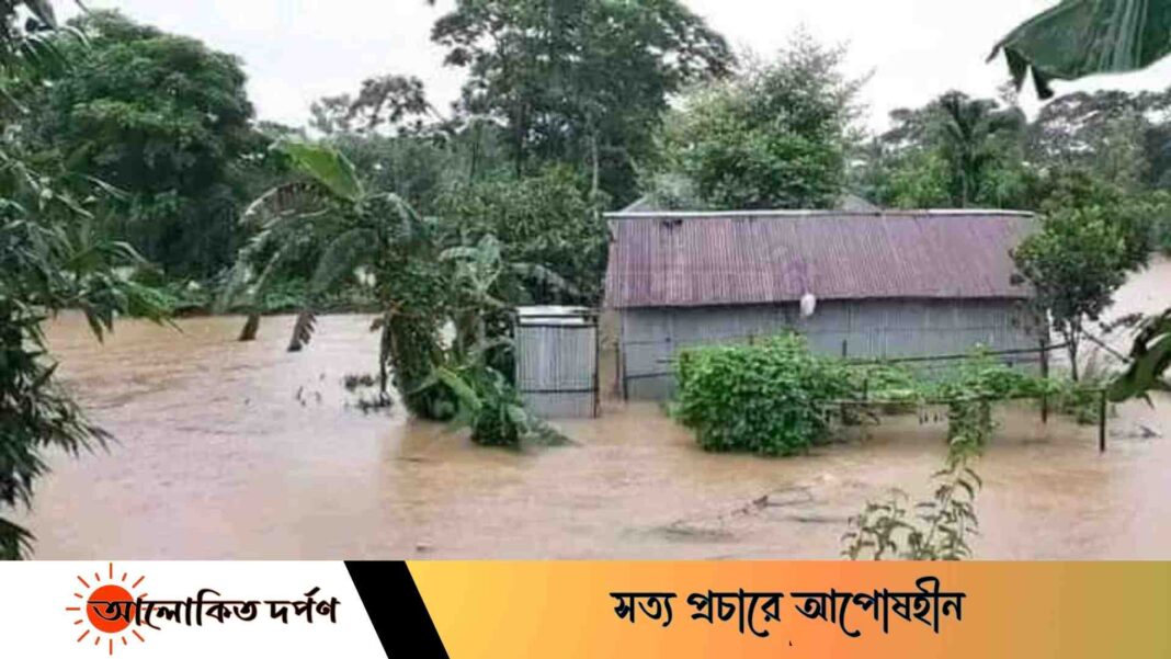পানিতে তলিয়েছে ফেনীসহ আশেপাশের উপজেলা, গৃহবন্দী লক্ষাধিক মানুষ পানিতে তলিয়েছে ফেনীসহ আশেপাশের উপজেলা, গৃহবন্দী লক্ষাধিক মানুষ