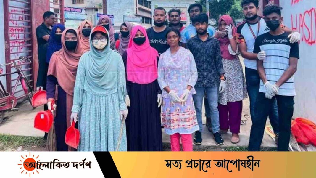 পরিচ্ছন্নতা ও ট্রাফিক কন্ট্রোল কার্যক্রমে সাতক্ষীরা কমিউনিটি