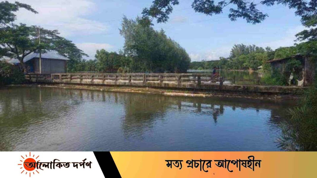 হাইকোর্টের নির্দেশে ভুলুয়া নদীর অবৈধ বাঁধ অপসারণ শুরু হাইকোর্টের নির্দেশে ভুলুয়া নদীর অবৈধ বাঁধ অপসারণ শুরু