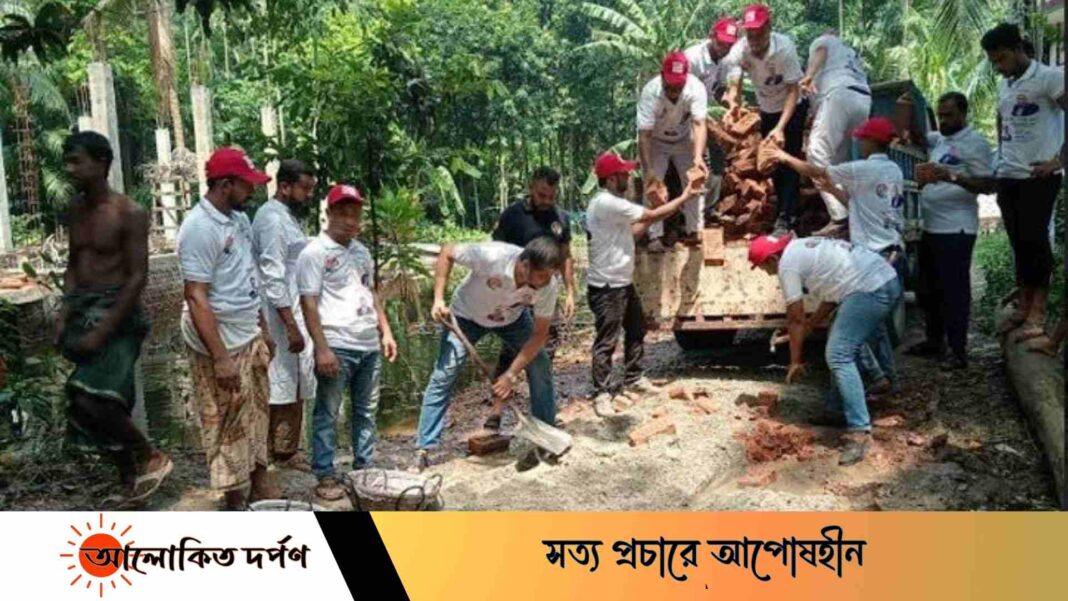 লক্ষ্মীপুরের ক্ষতিগ্রস্থ ৬কিলোমিটার সড়ক সংস্কারে যুবদল-ছাত্রদলের নেতা কর্মীরা লক্ষ্মীপুরের ক্ষতিগ্রস্থ ৬কিলোমিটার সড়ক সংস্কারে যুবদল-ছাত্রদলের নেতা কর্মীরা