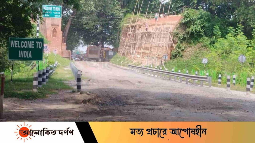 আমদানি রপ্তানি শুরু হয়েছে ছয়দিন পর চাঁপাইনবাবগঞ্জের সোনামসজিদ স্থলবন্দরে আমদানি রপ্তানি শুরু হয়েছে ছয়দিন পর চাঁপাইনবাবগঞ্জের সোনামসজিদ স্থলবন্দরে