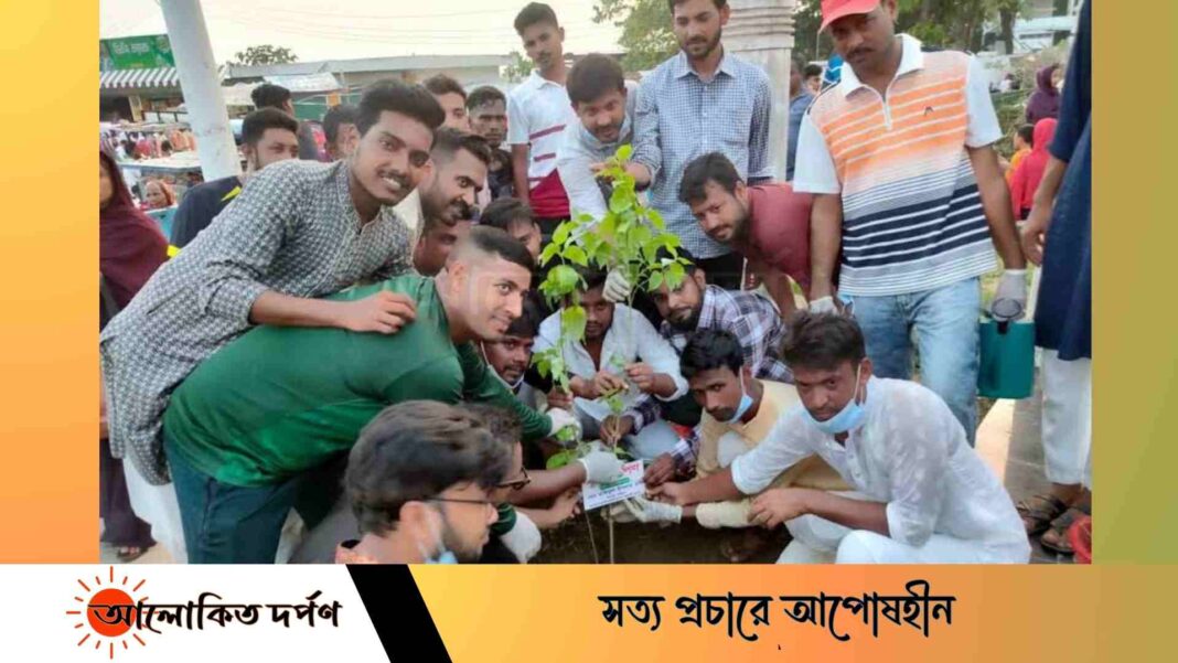 সবাইকে গাছ লাগানোর আহবান রাজশাহী মহানগর যুবদলের সদস্য সচিব রবি 