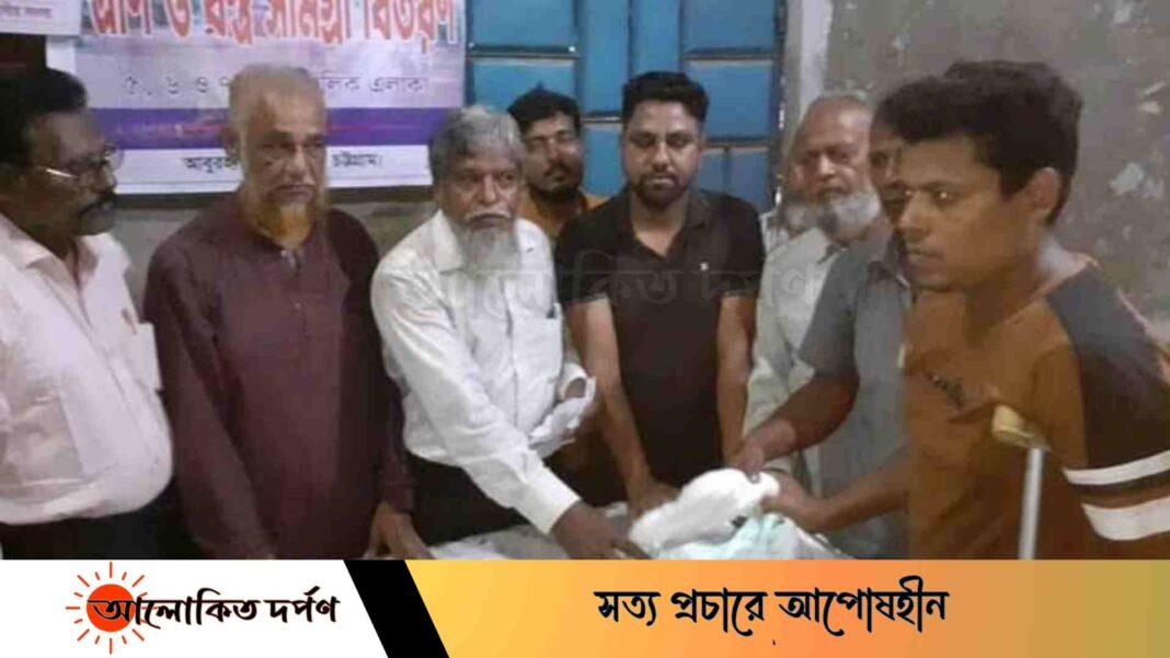 মিরসরাইয়ে সংকেত সংস্থার উদ্যোগে ত্রাণ সামগ্রী বিতরণ মিরসরাইয়ে সংকেত সংস্থার উদ্যোগে ত্রাণ সামগ্রী বিতরণ