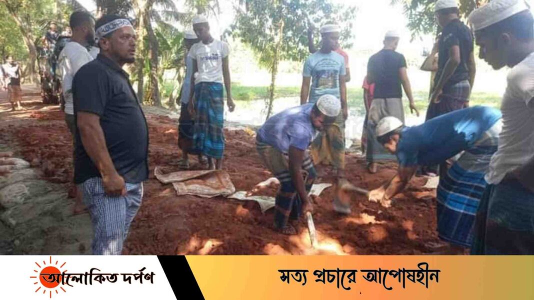 লক্ষ্মীপুরে সেচ্ছাশ্রমে ৫ কিলোমিটার সড়ক মরামত করছে সেচ্ছাসেবিরা