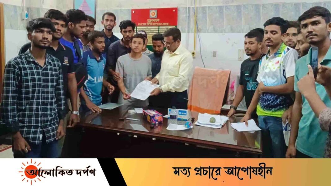 সদর হাসপাতালে অনিয়মের বিরুদ্ধে ৭ দফা দাবিতে স্মারকলিপি