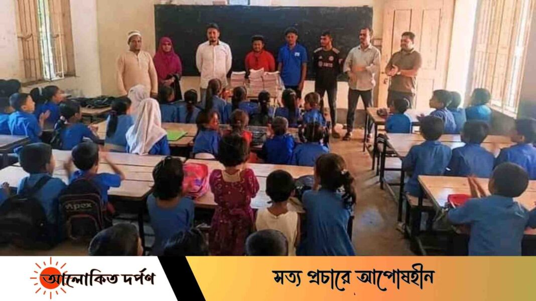 মিরসরাইয়ে ১২০ শিক্ষার্থী উপহার পেল অদম্য যুব সংঘের শিক্ষা উপকরণ