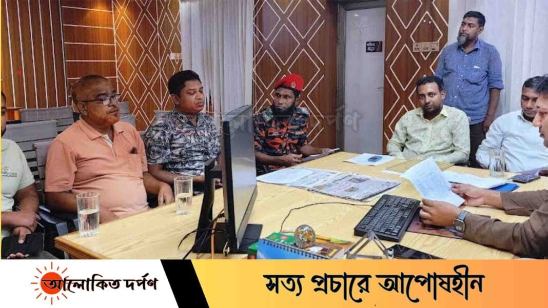 দেবহাটায় ঘূর্ণিঝড় ডানা মোকাবিলায় প্রস্তুতি সভা দেবহাটায় ঘূর্ণিঝড় ডানা মোকাবিলায় প্রস্তুতি সভা