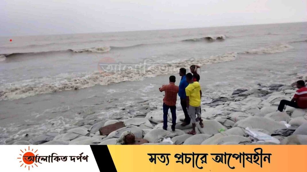 ঘূর্ণিঝড় দানার প্রভাব কুয়াকাটা সৈকতে, কমেছে পর্যটক