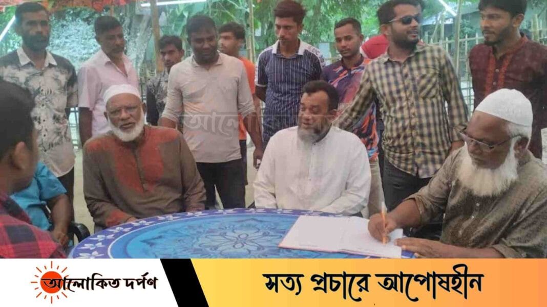 চিলমারীতে পূজামন্ডপ পরিদর্শন করলেন বিএনপির নেতৃবৃন্দ