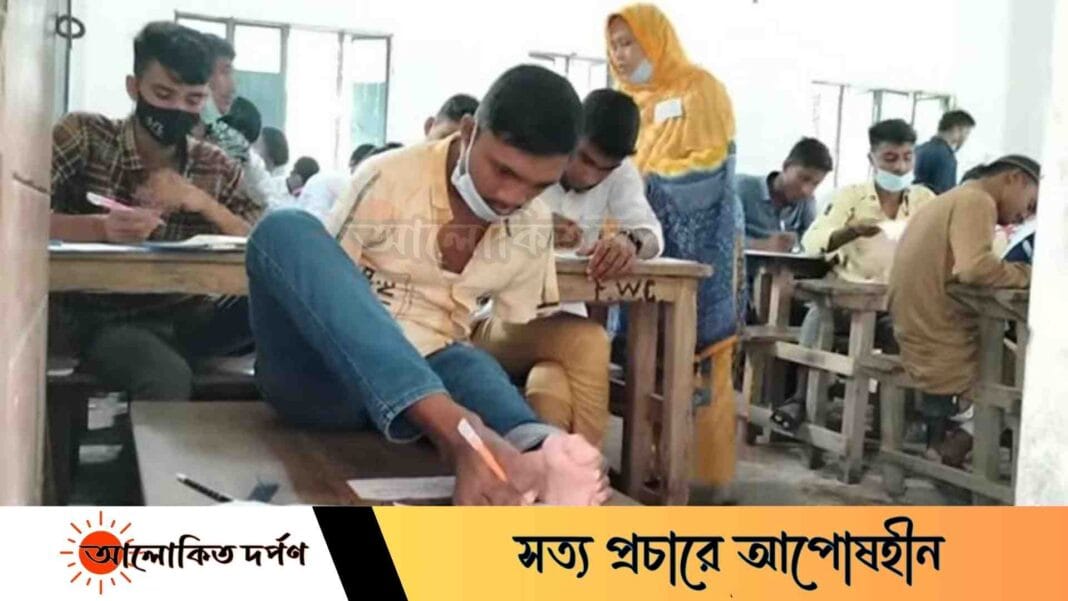 পা দিয়ে লিখে এইচএসসিতে গোল্ডেন জিপিএ-৫ পেলেন মানিক রহমান
