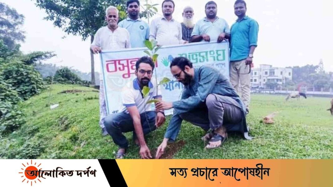 দুর্গাপুরে শহীদদের স্মরণে বসুন্ধরা শুভসংঘের বৃক্ষরোপণ