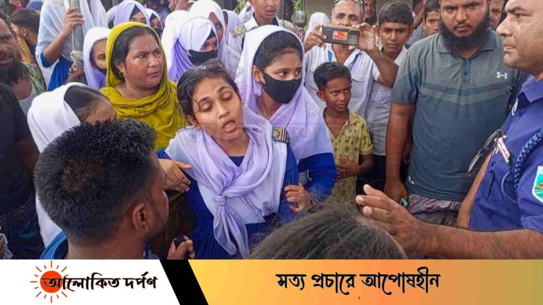 প্রধান শিক্ষকের ভাড়াটিয়া গুন্ডা কর্তৃক শিক্ষার্থীদের মারধর