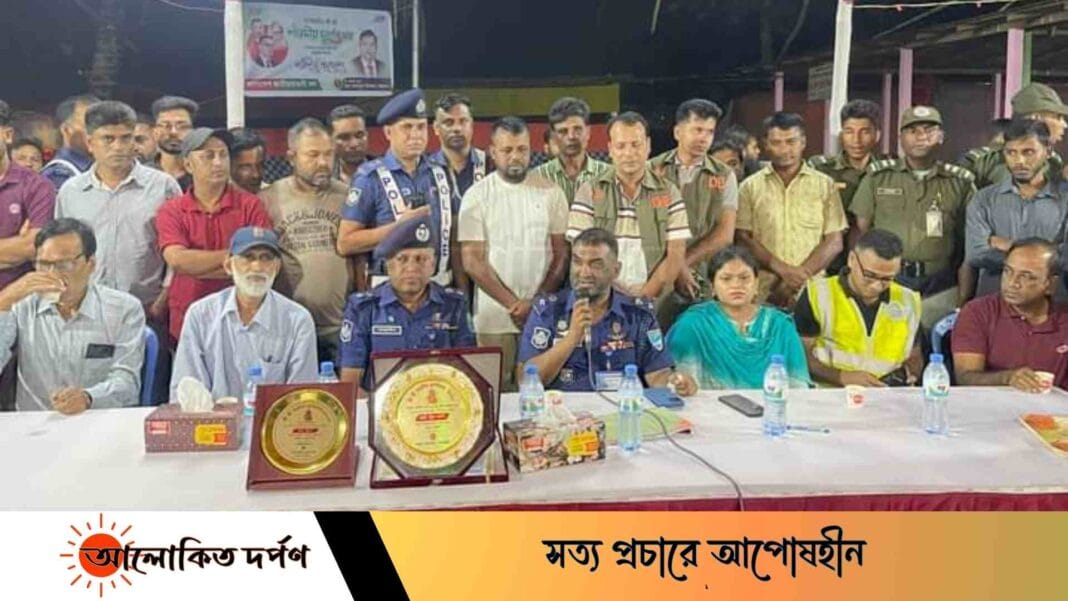 মধুপুরের বিভিন্ন পূজা মন্ডপ পরিদর্শন করলেন জেলা পুলিশ সুপার