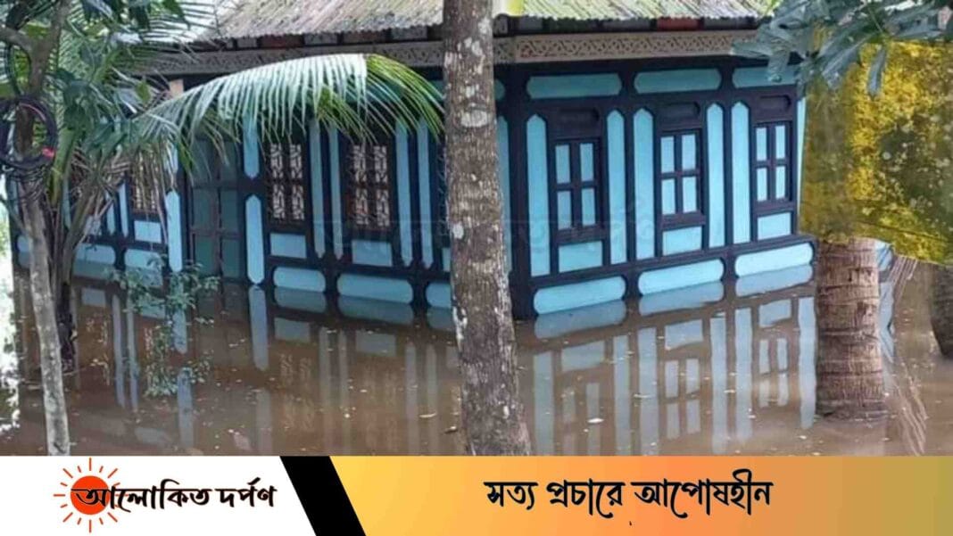 লক্ষ্মীপুরে ফের বন্যার শঙ্কা, এখনো ৩ লাখ মানুষ পানি বন্দী 