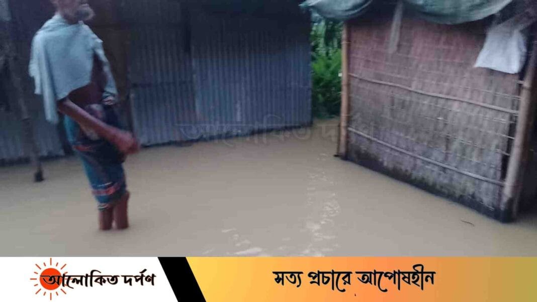 ফুলপুরে স্মরণকালের ভয়াবহ বন্যায় পানি বন্দী হাজারো মানুষ