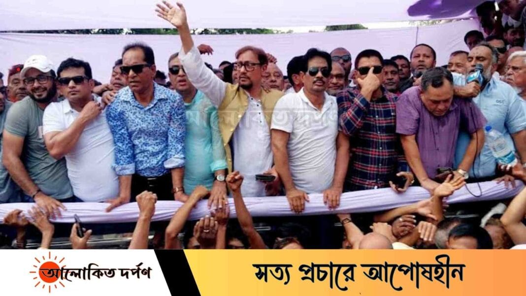 চট্টগ্রামে সংবর্ধনায় আবেগঘন বক্তব্যে ডা. শাহাদাত হোসেন: সকলের প্রতি কৃতজ্ঞতা প্রকাশ চট্টগ্রামে সংবর্ধনায় আবেগঘন বক্তব্যে ডা. শাহাদাত হোসেন: সকলের প্রতি কৃতজ্ঞতা প্রকাশ