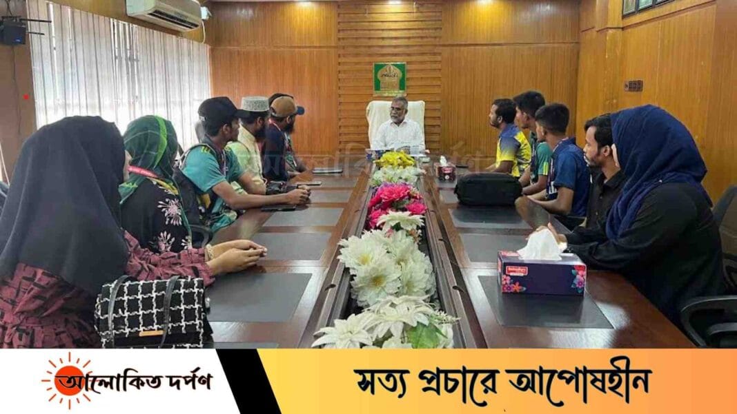 ইবি উপাচার্যের সঙ্গে ফটোগ্রাফিক সোসাইটির সৌজন্য সাক্ষাৎ ইবি উপাচার্যের সঙ্গে ফটোগ্রাফিক সোসাইটির সৌজন্য সাক্ষাৎ