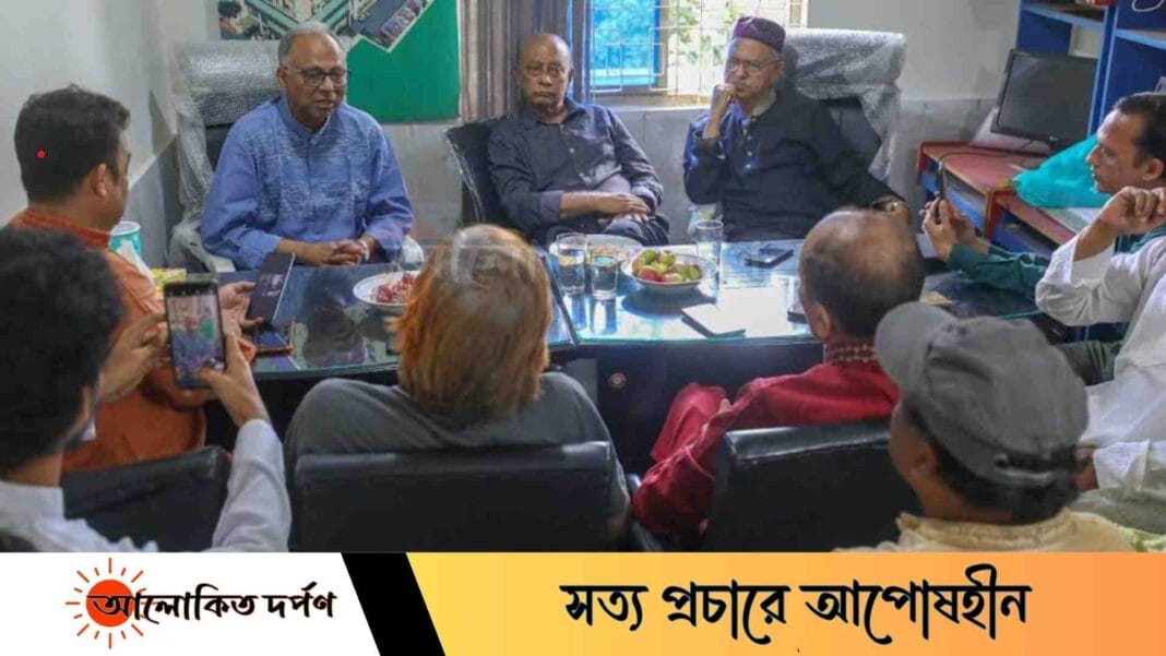 বিজয় সম্পূর্ণ করতে ঐক্যবদ্ধভাবে মাঠে থাকতে হবেঃ মাহমুদুর রহমান বিজয় সম্পূর্ণ করতে ঐক্যবদ্ধভাবে মাঠে থাকতে হবেঃ মাহমুদুর রহমান