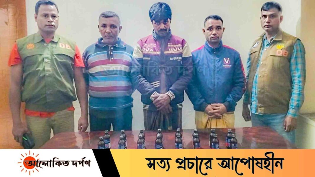 রাজশাহীতে ১৬বোতল ফেন্সিডিলসহ তিন মাদক কারবারি আটক রাজশাহীতে ১৬বোতল ফেন্সিডিলসহ তিন মাদক কারবারি আটক